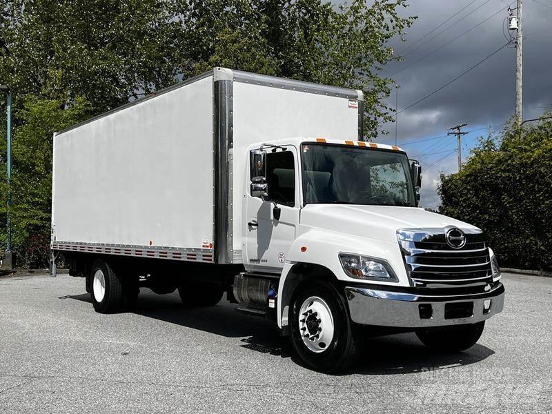 Hino 338 Lätta skåpbilar