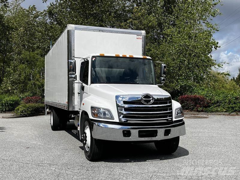 Hino 338 Lätta skåpbilar