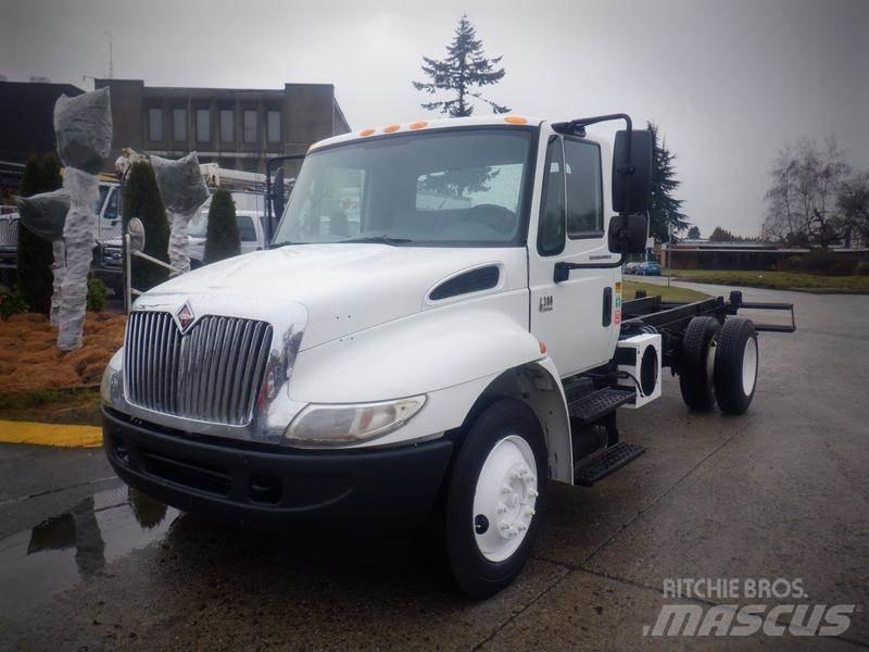 International 4300 Chassier