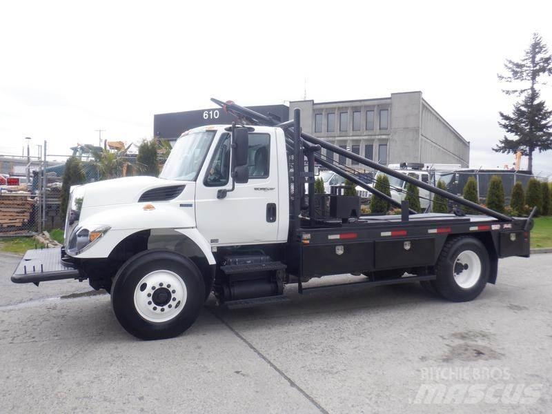 International 7300 Flakbilar
