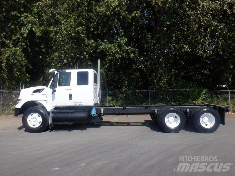 International 7400 Chassier