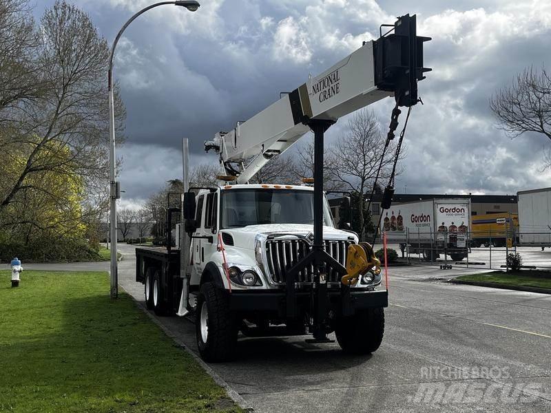 International 7500 Kranbilar