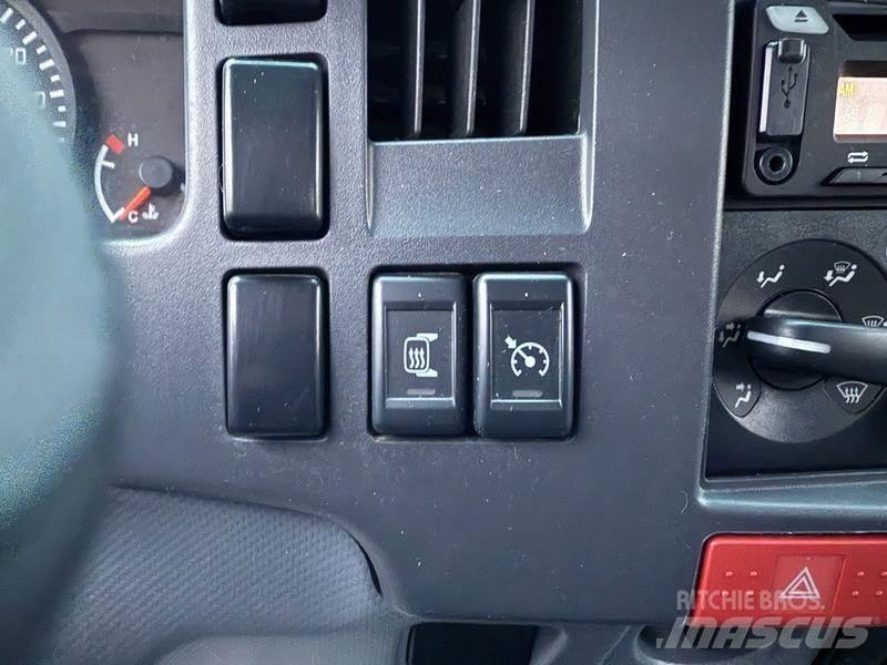 Isuzu NPR Flakbilar