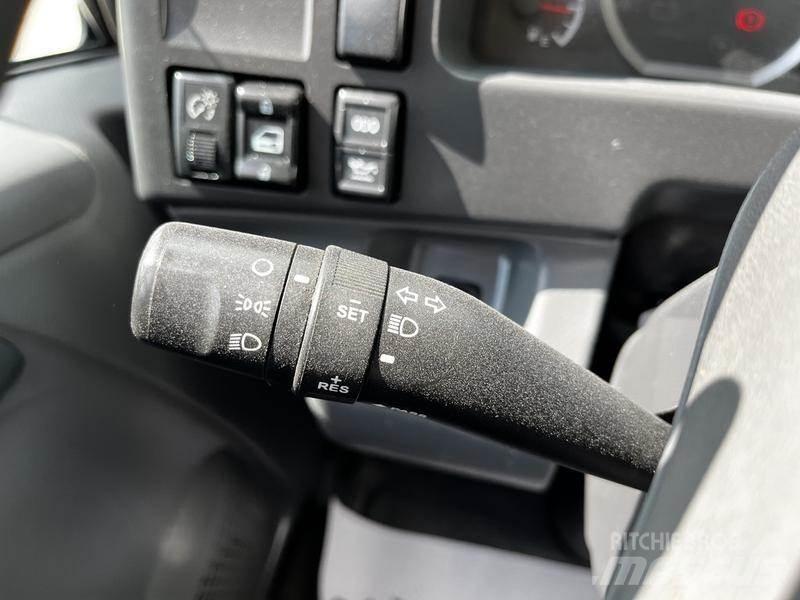 Isuzu NQR Lätta skåpbilar