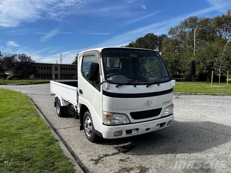 Toyota Toyoace Flakbilar
