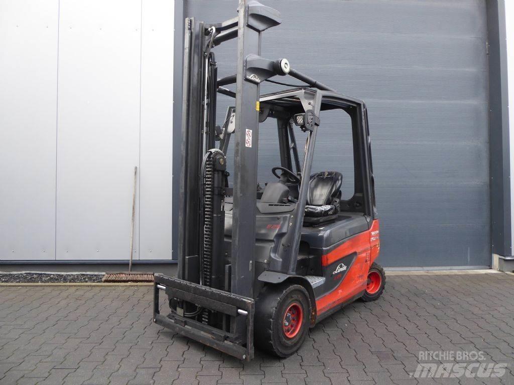 Linde E25-01 Elmotviktstruckar