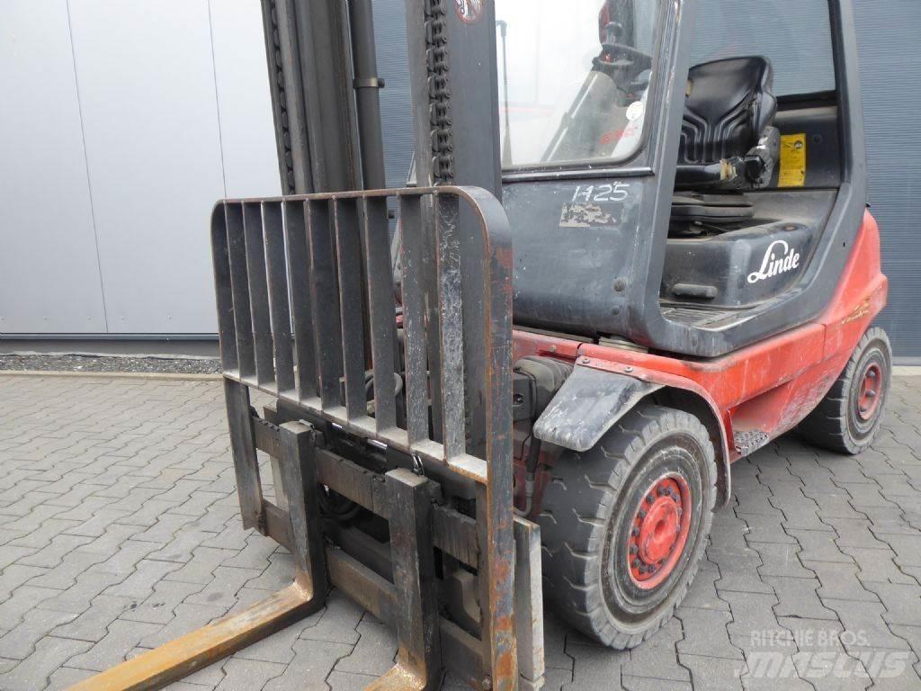 Linde H25T-03 Gasolmotviktstruckar