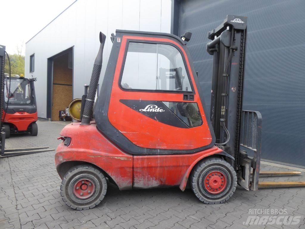 Linde H25T-03 Gasolmotviktstruckar