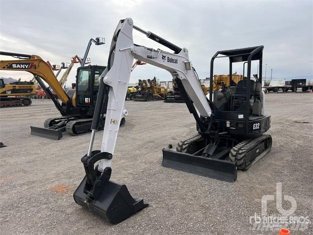Bobcat E32 Minigrävare < 7t
