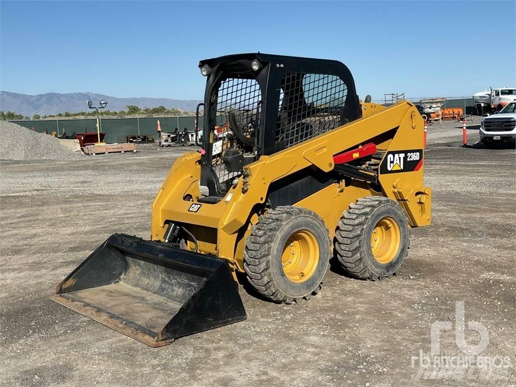 CAT 236D Kompaktlastare