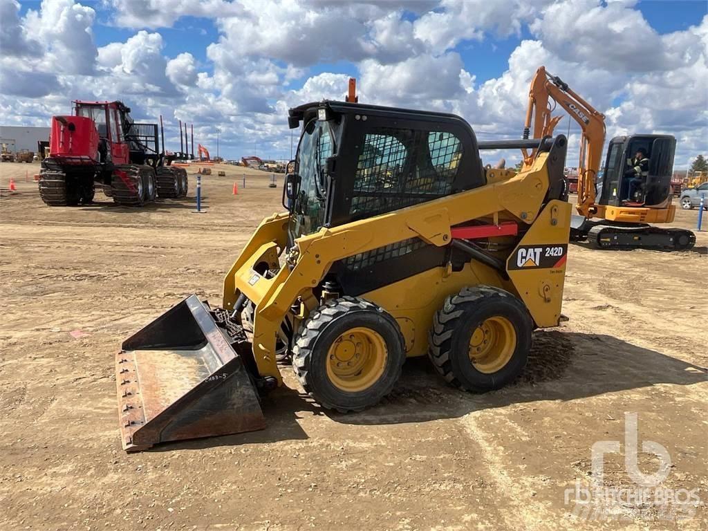 CAT 242D Kompaktlastare