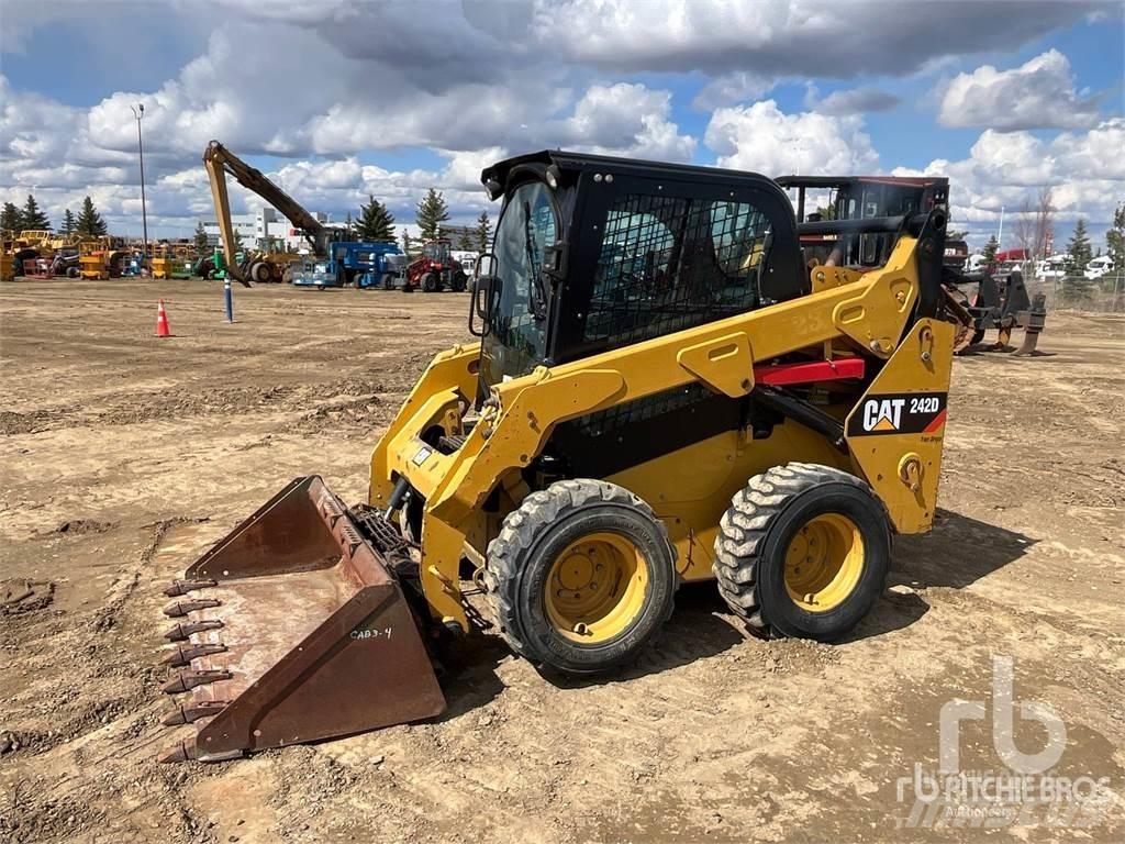 CAT 242D Kompaktlastare