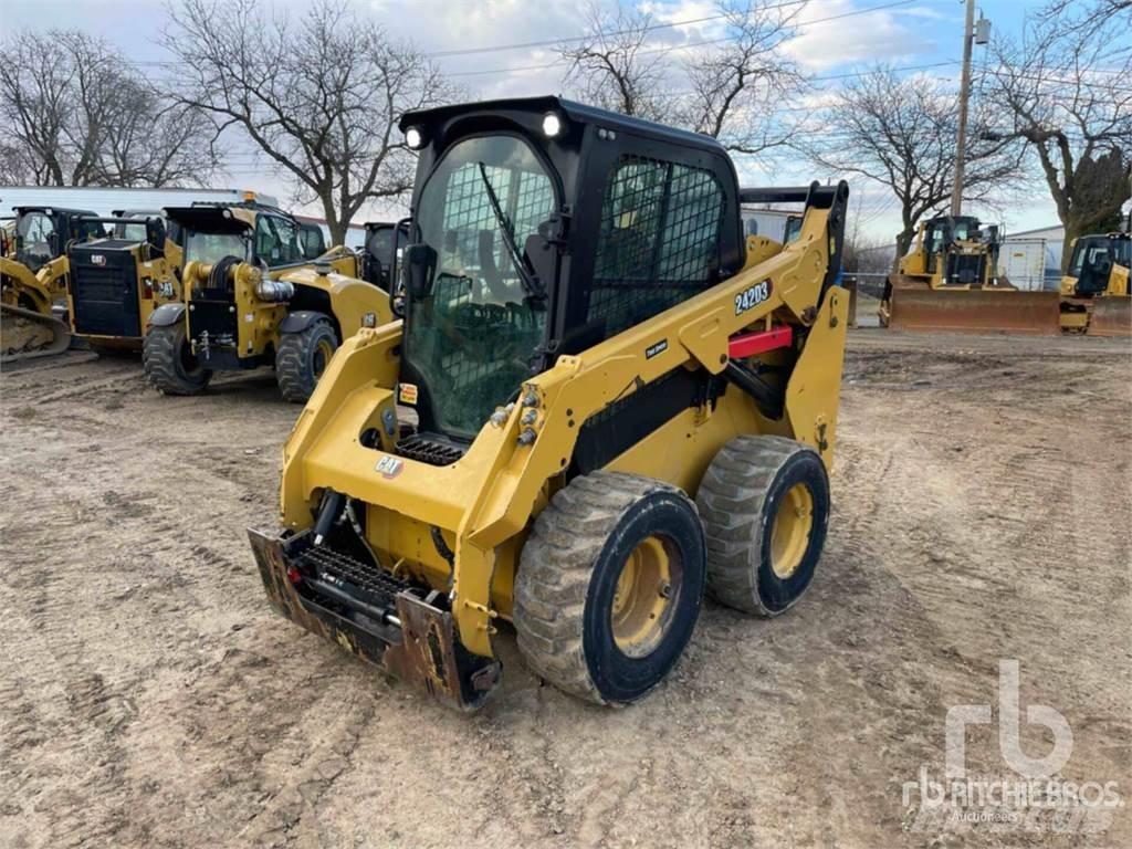 CAT 242D3 Kompaktlastare