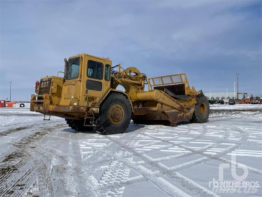 CAT 621F Schaktvagnar