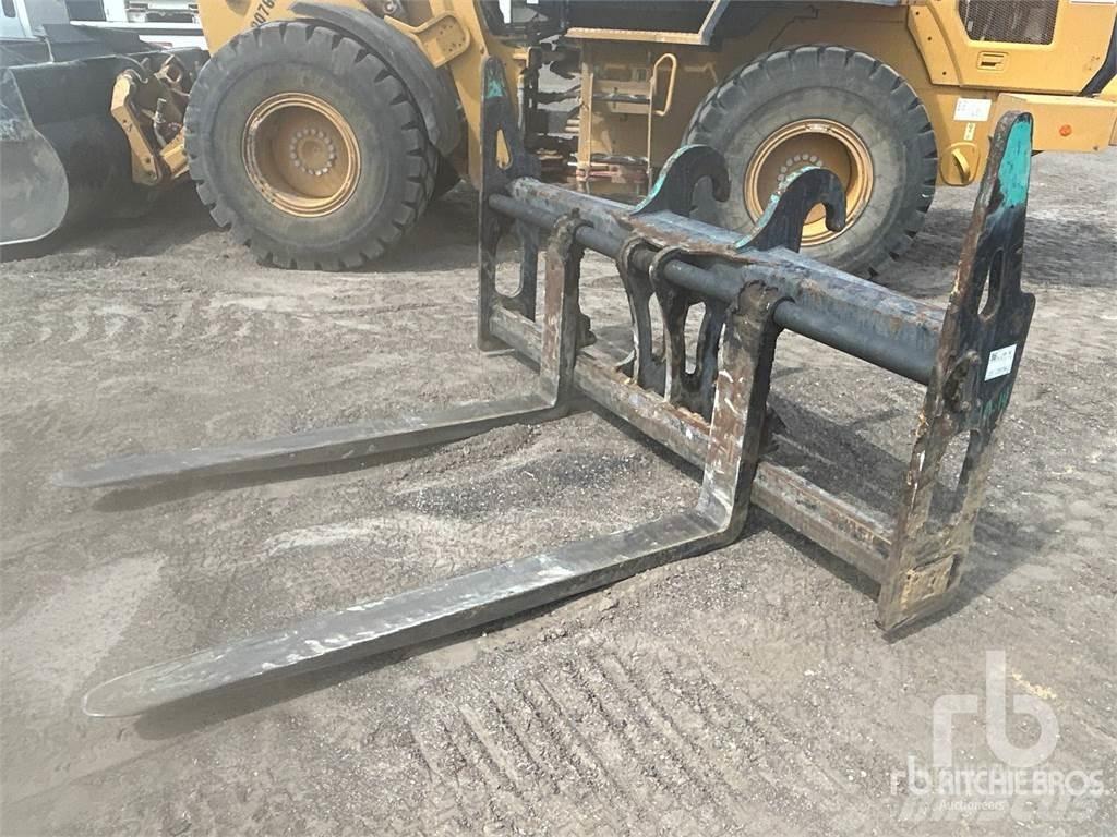 CAT 72 in Pallgafflar