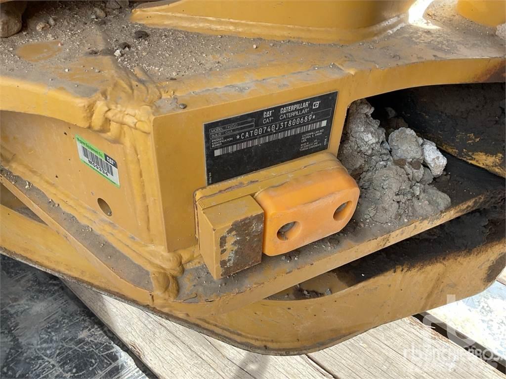 CAT 740GC Midjestyrd dumper