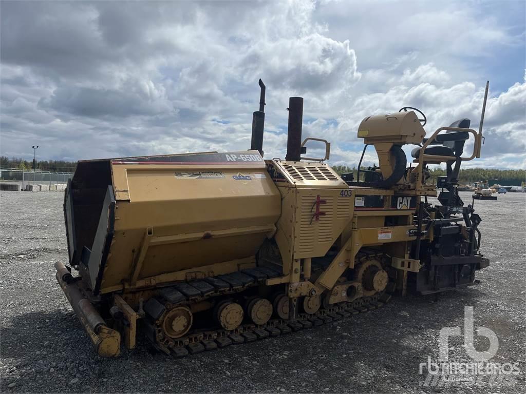 CAT AP-650B Asfaltsläggningsmaskiner