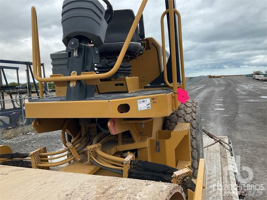 CAT CS44 Jordkompaktorer