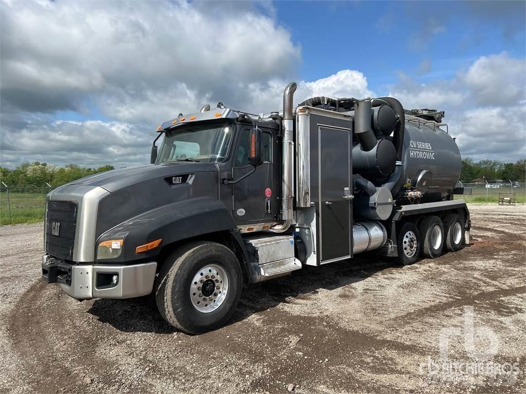 CAT CT660 Slamsugningsbil