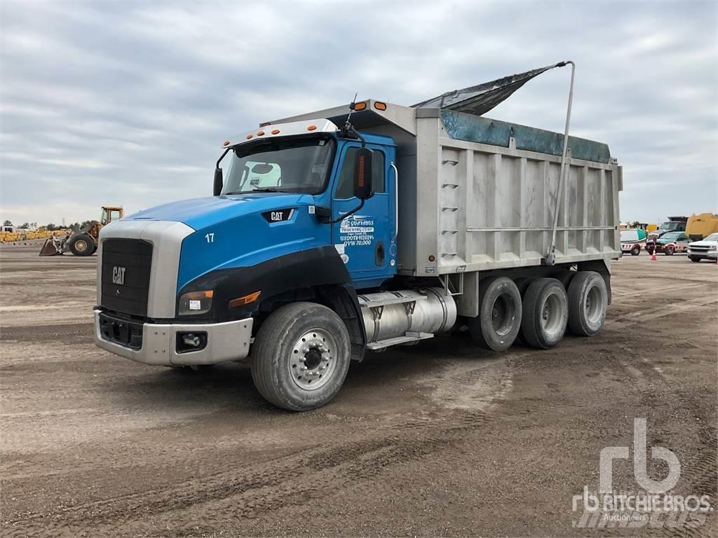 CAT CT660S Tippbilar
