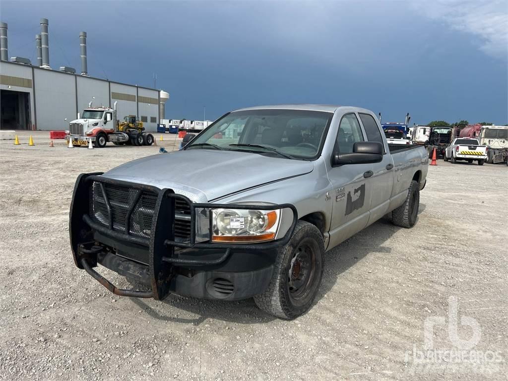 Dodge RAM 2500 Flakbilar/Pickuper