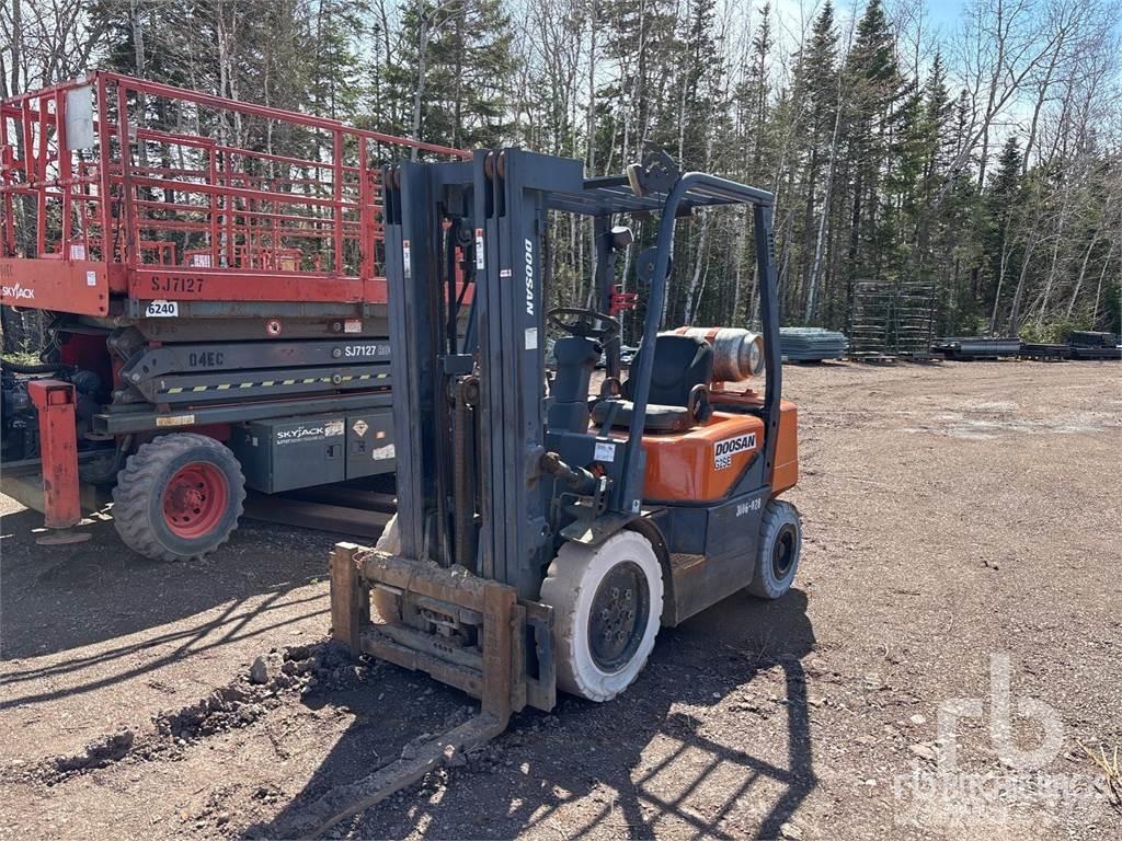 Doosan G25E-3 Dieselmotviktstruckar