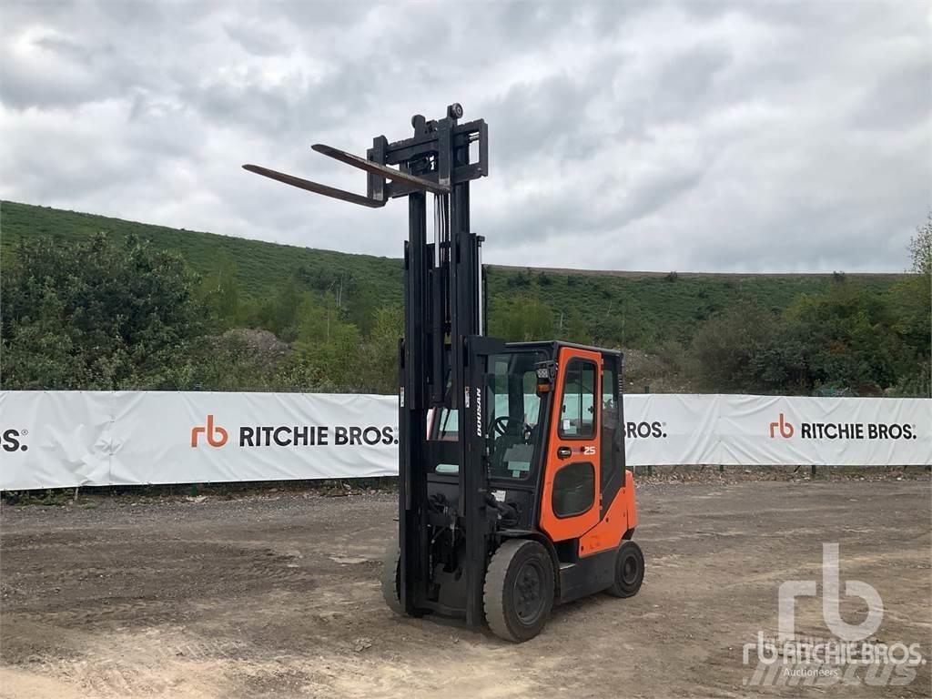 Doosan G25P-5 Diesel trucks