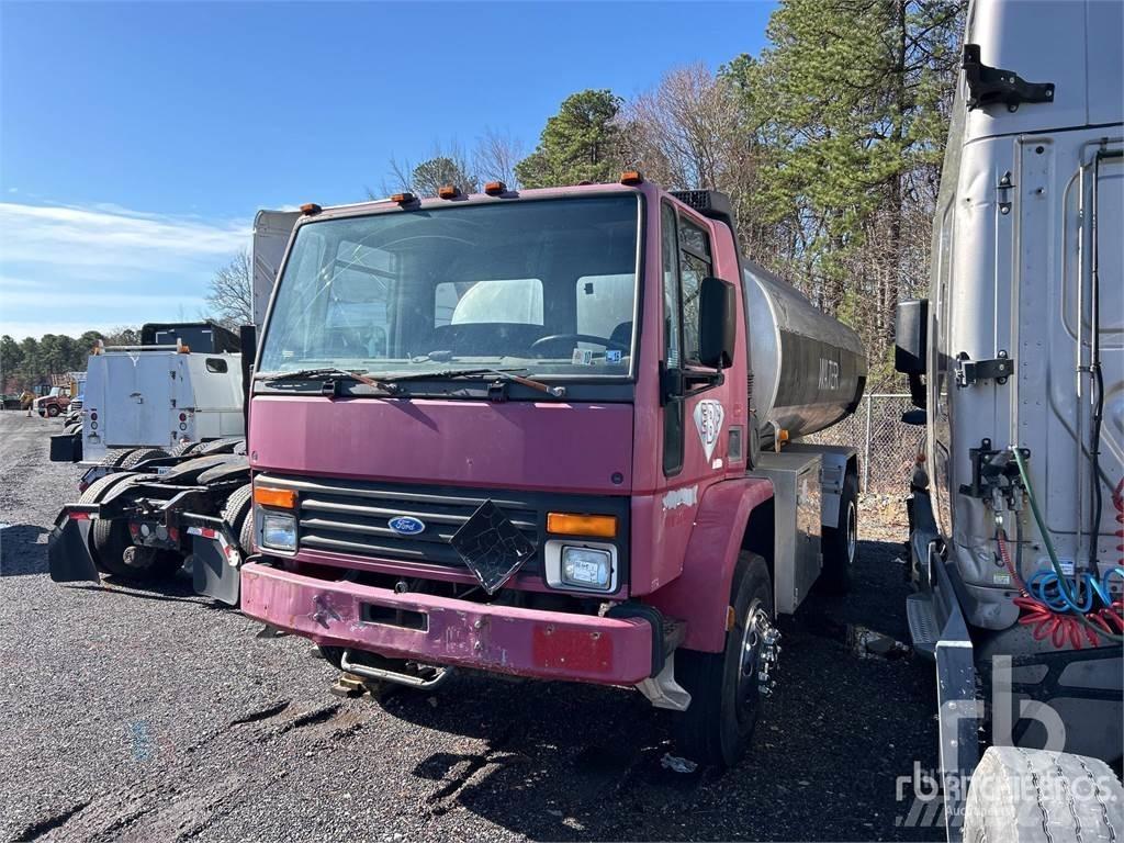 Ford CF8000 Vattentankbilar