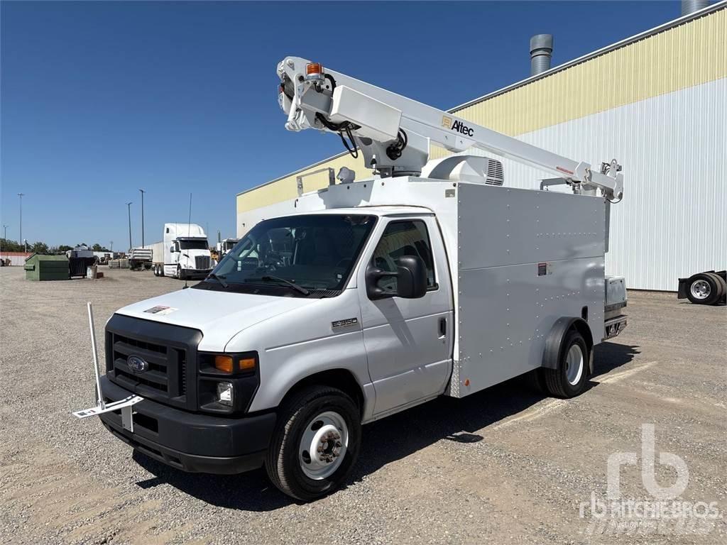 Ford E-350 Skylift