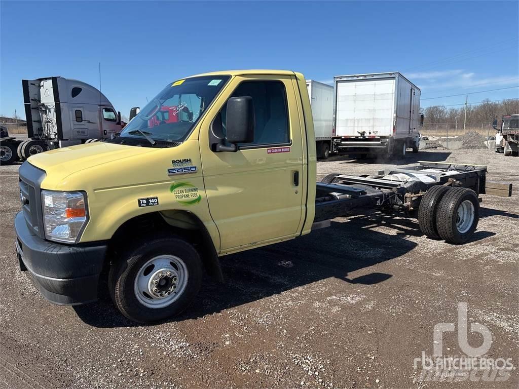 Ford E-450 Chassier