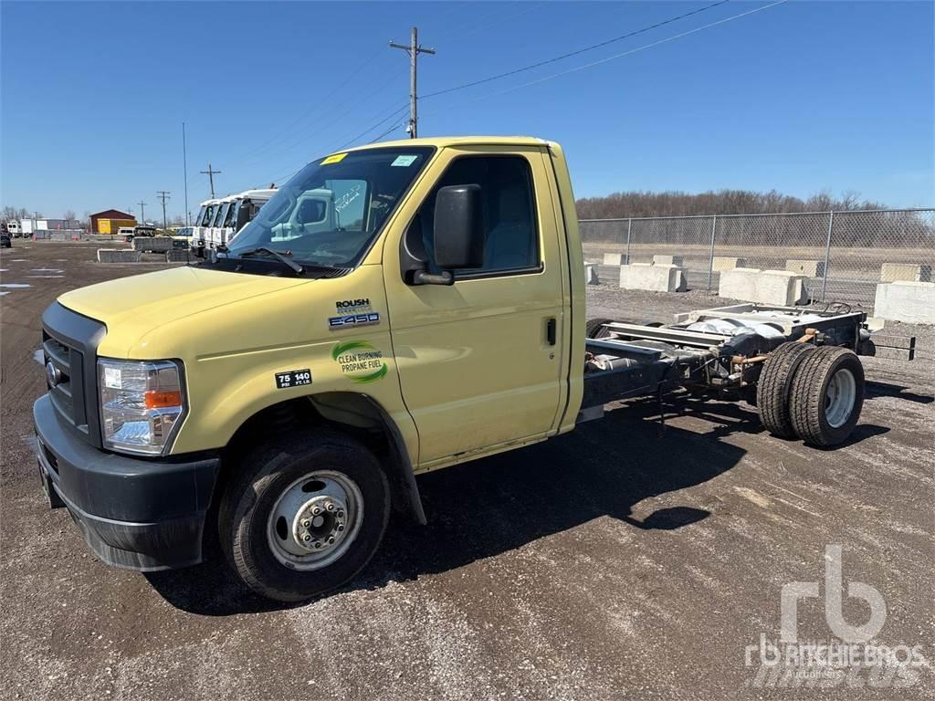 Ford E-450 Chassier