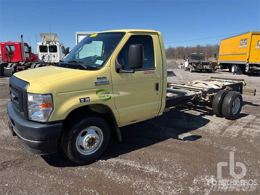 Ford E-450 Chassier