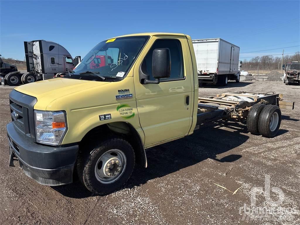 Ford E-450 Chassier