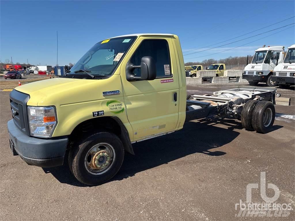 Ford E-450 Chassier