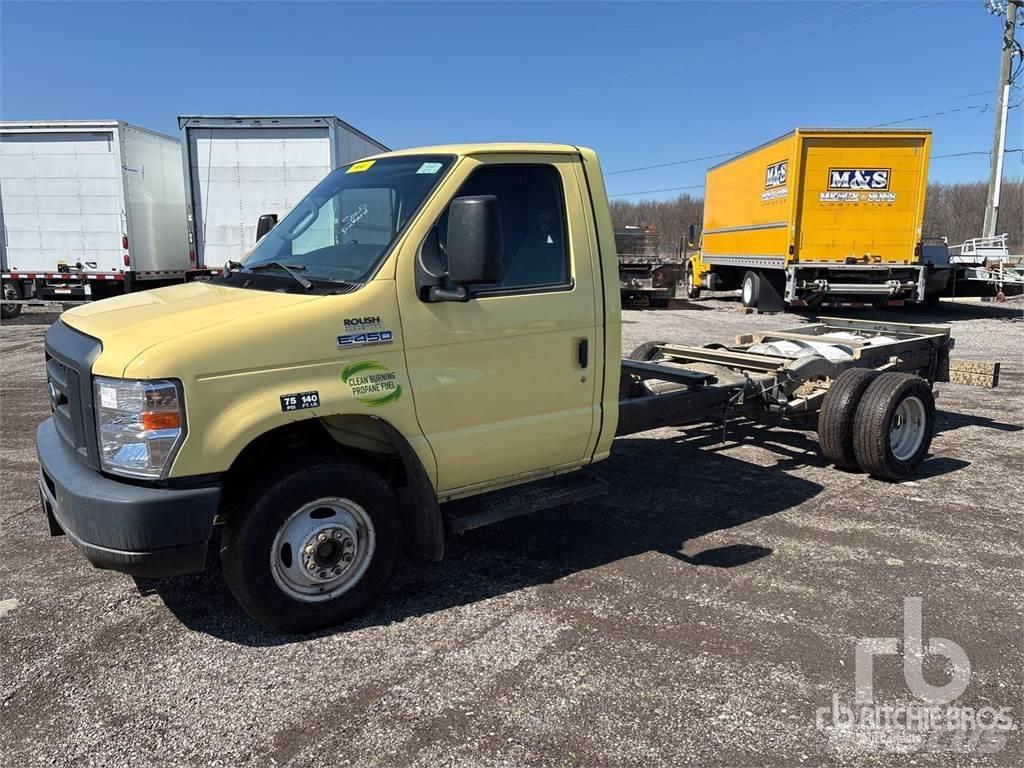 Ford E-450 Chassier