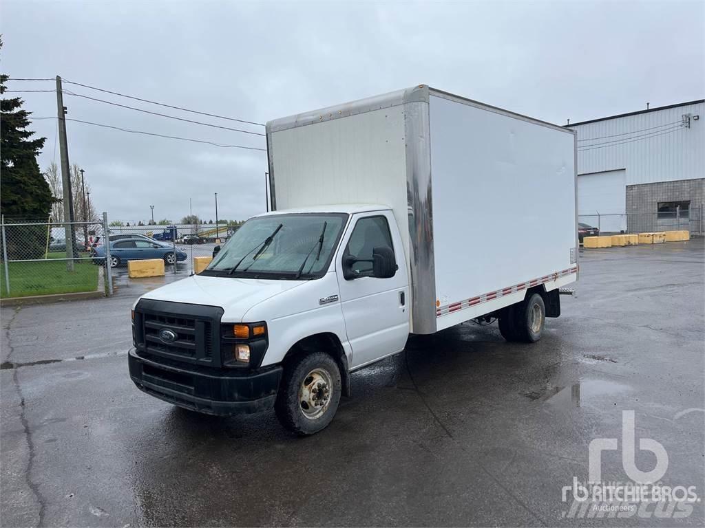 Ford E-450 Lätta skåpbilar