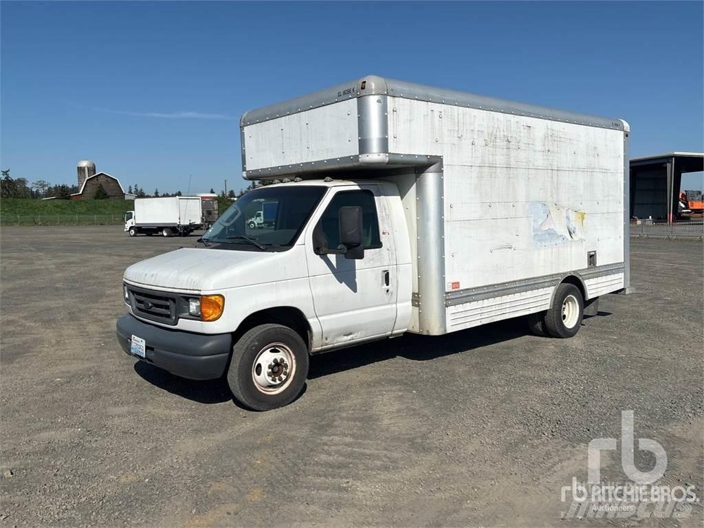 Ford E450 Lätta skåpbilar