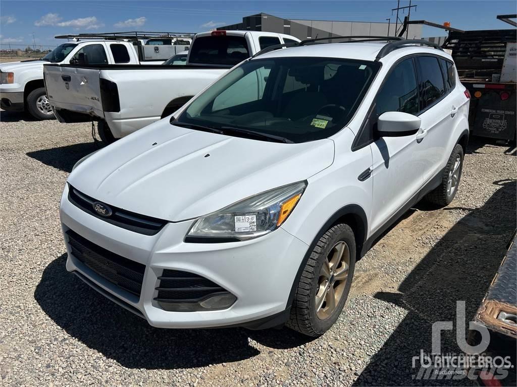 Ford ESCAPE Flakbilar/Pickuper