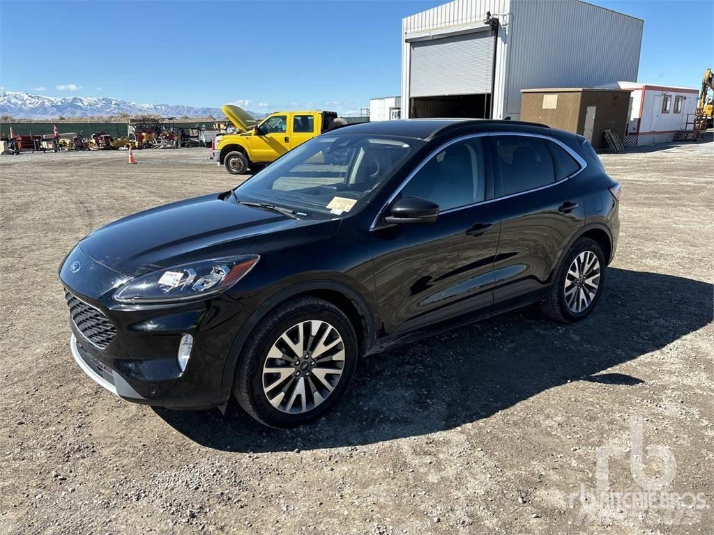 Ford ESCAPE Flakbilar/Pickuper