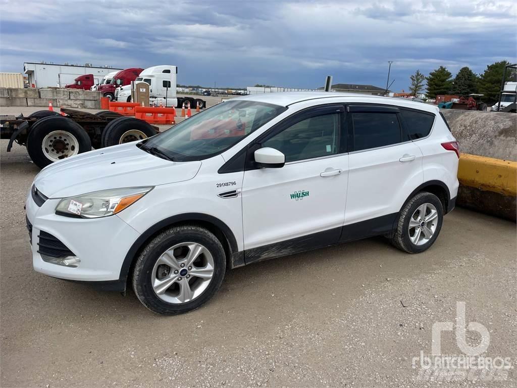 Ford ESCAPE Flakbilar/Pickuper