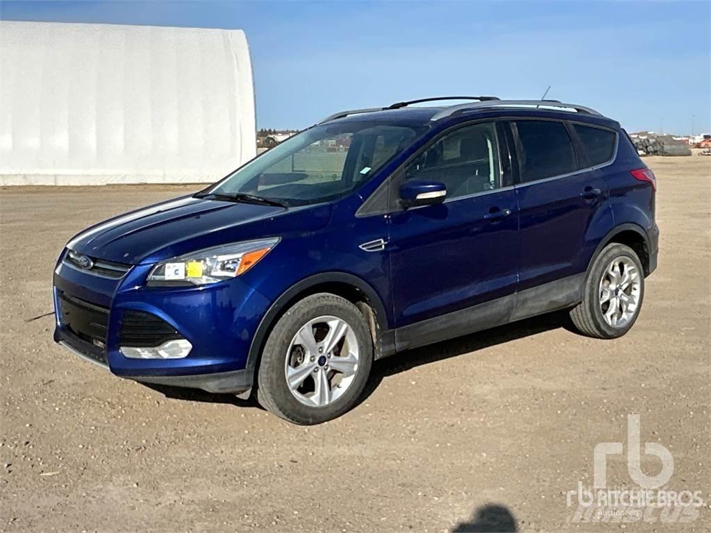 Ford ESCAPE Flakbilar/Pickuper