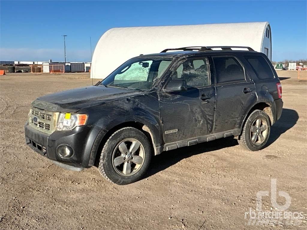 Ford ESCAPE Flakbilar/Pickuper