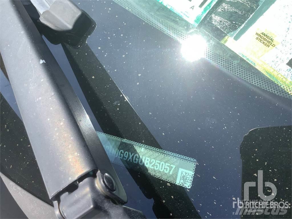 Ford ESCAPE Flakbilar/Pickuper