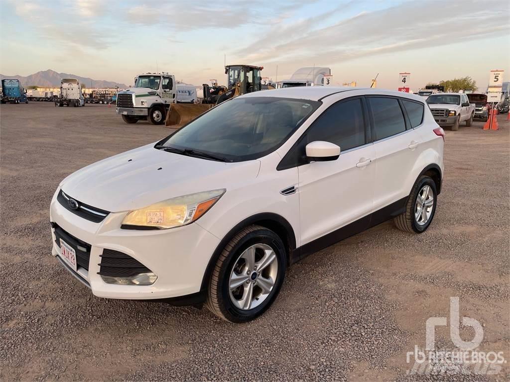 Ford ESCAPE Flakbilar/Pickuper