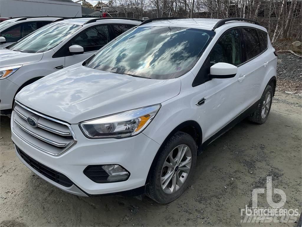 Ford ESCAPE Flakbilar/Pickuper
