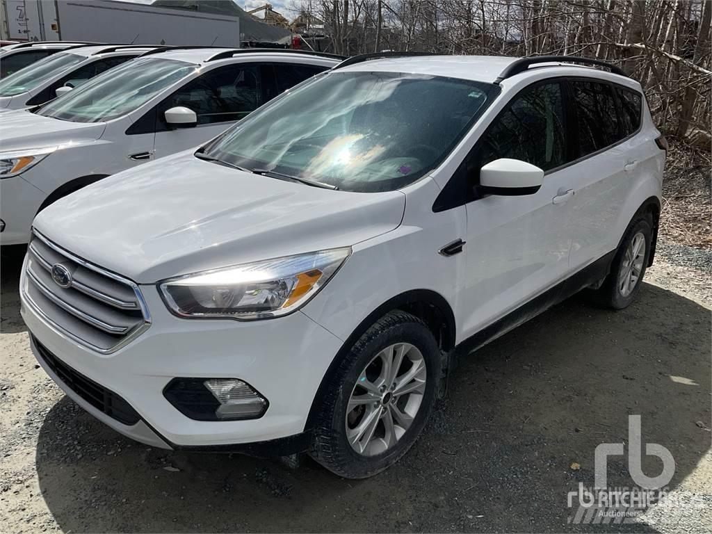 Ford ESCAPE Flakbilar/Pickuper
