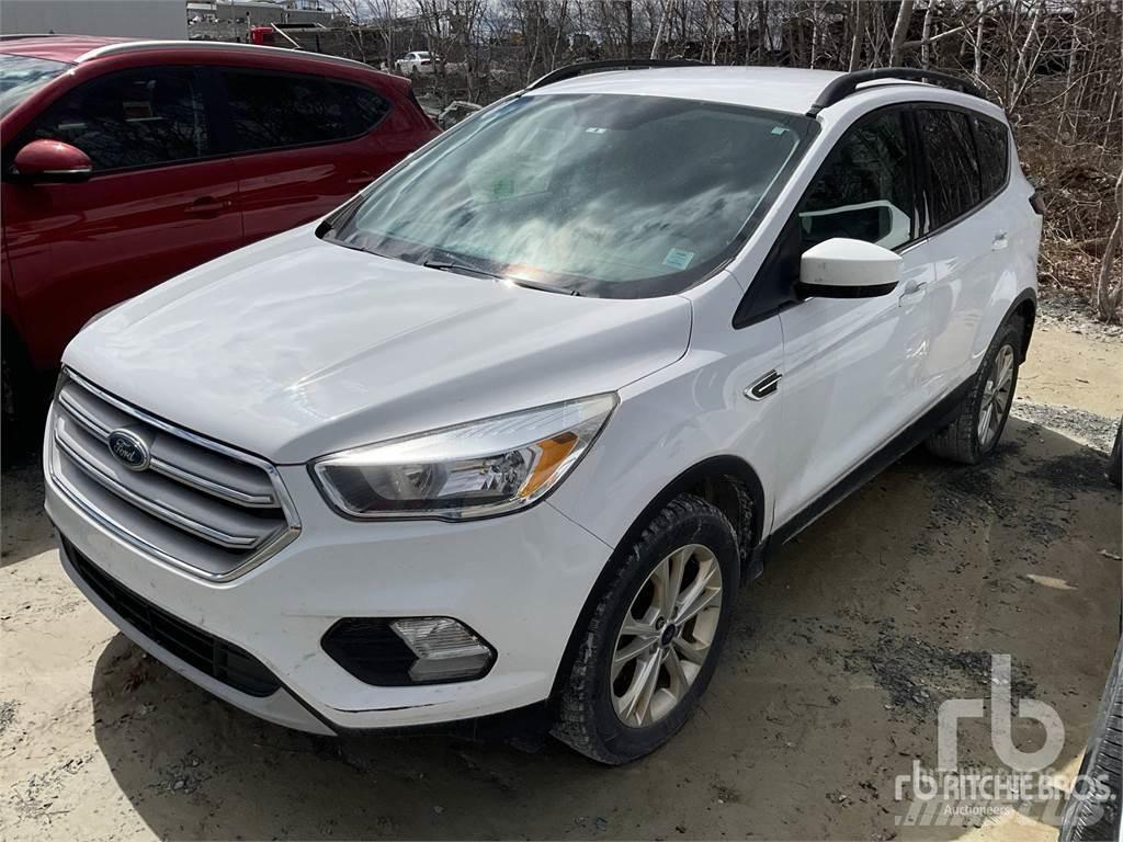Ford ESCAPE Flakbilar/Pickuper