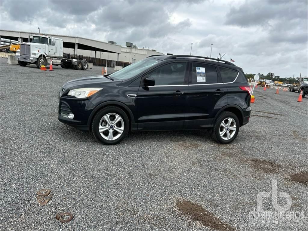 Ford ESCAPE Flakbilar/Pickuper