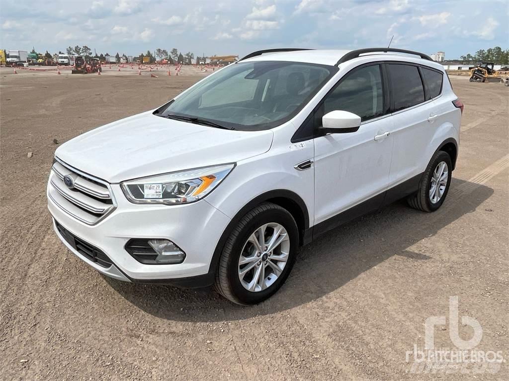 Ford ESCAPE Flakbilar/Pickuper