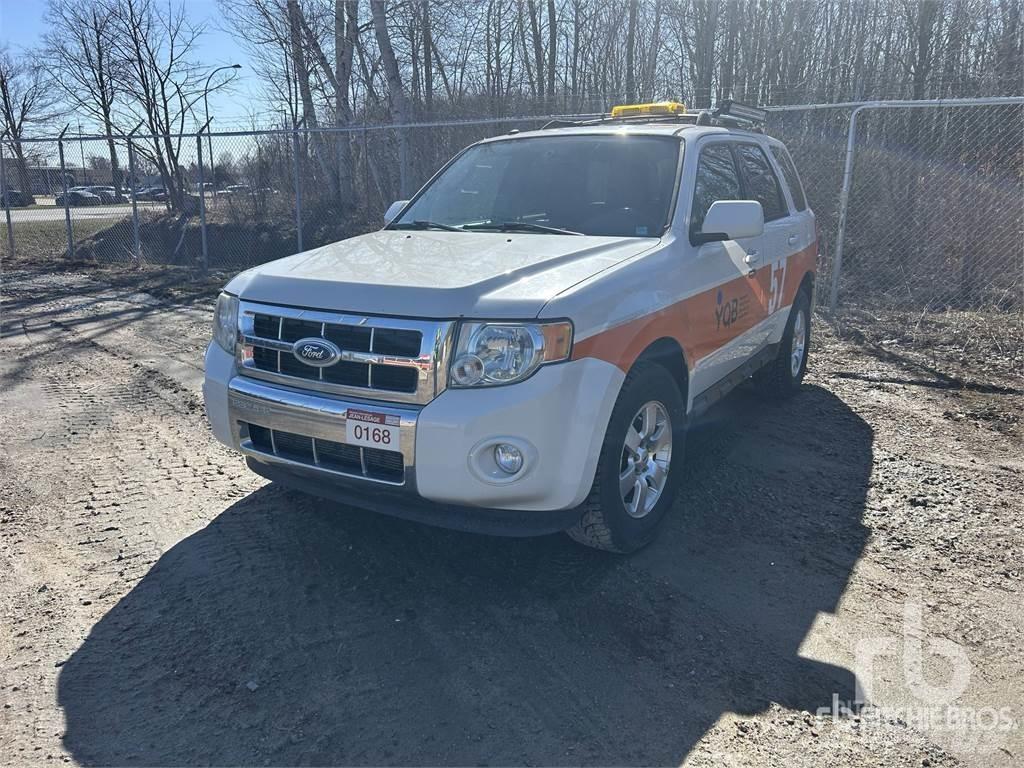 Ford ESCAPE Flakbilar/Pickuper